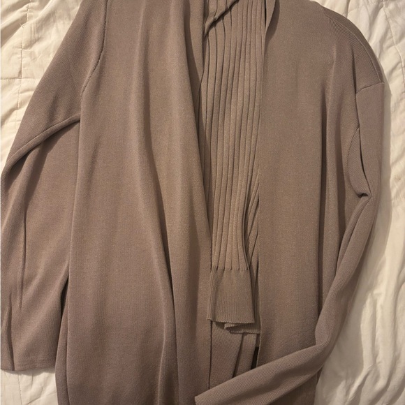 Sophisticated Beige/camel/khaki 3- piece Women's Pantsuit One Size fits 4-16 - Picture 15 of 16